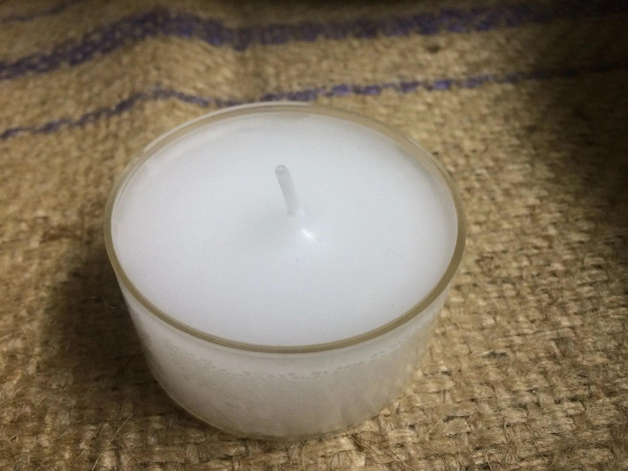 Clear Cup Tealights - White - 8-9 Hours Burn Time