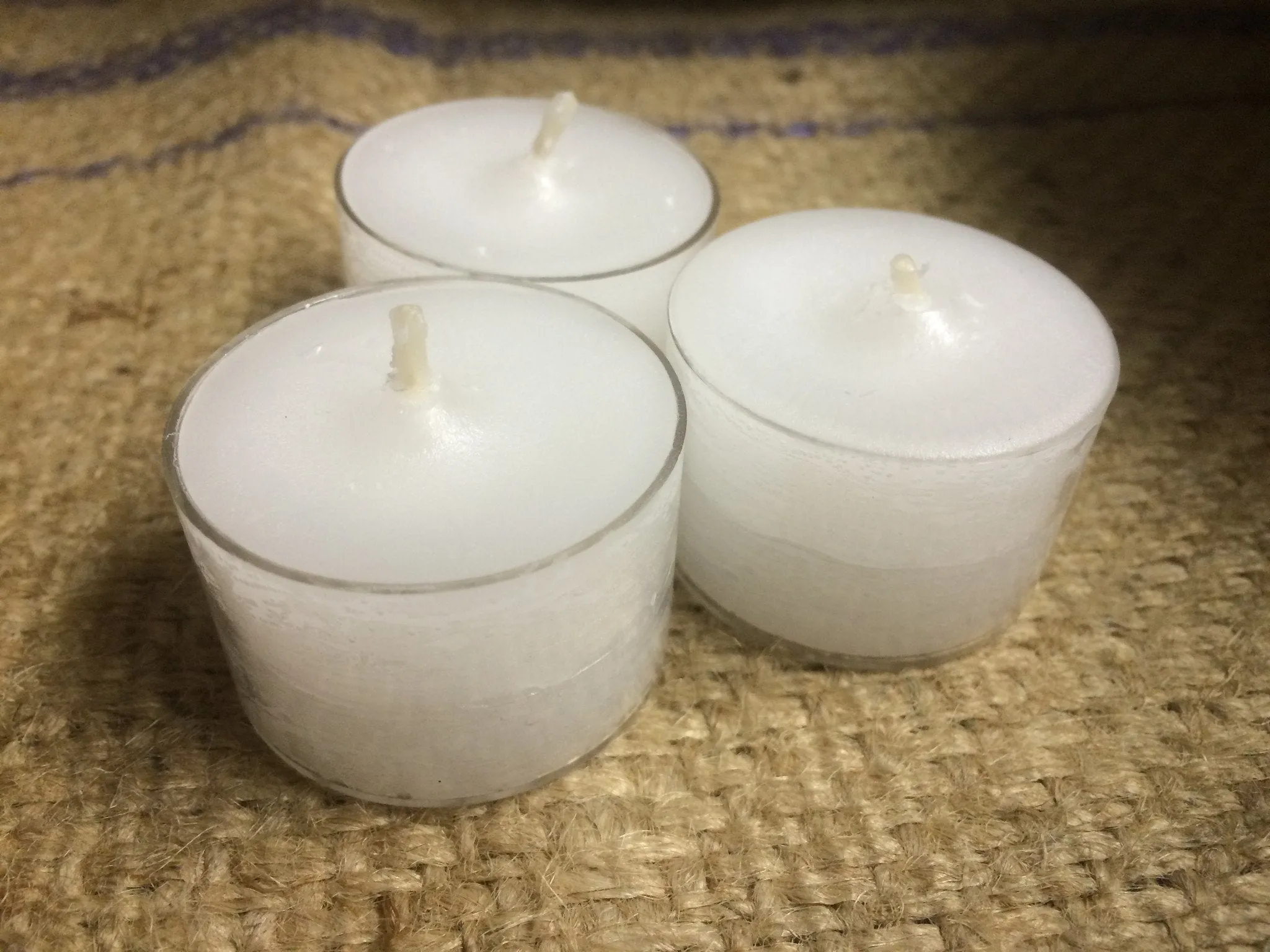 Clear Cup Tealights - White - 8-9 Hours Burn Time