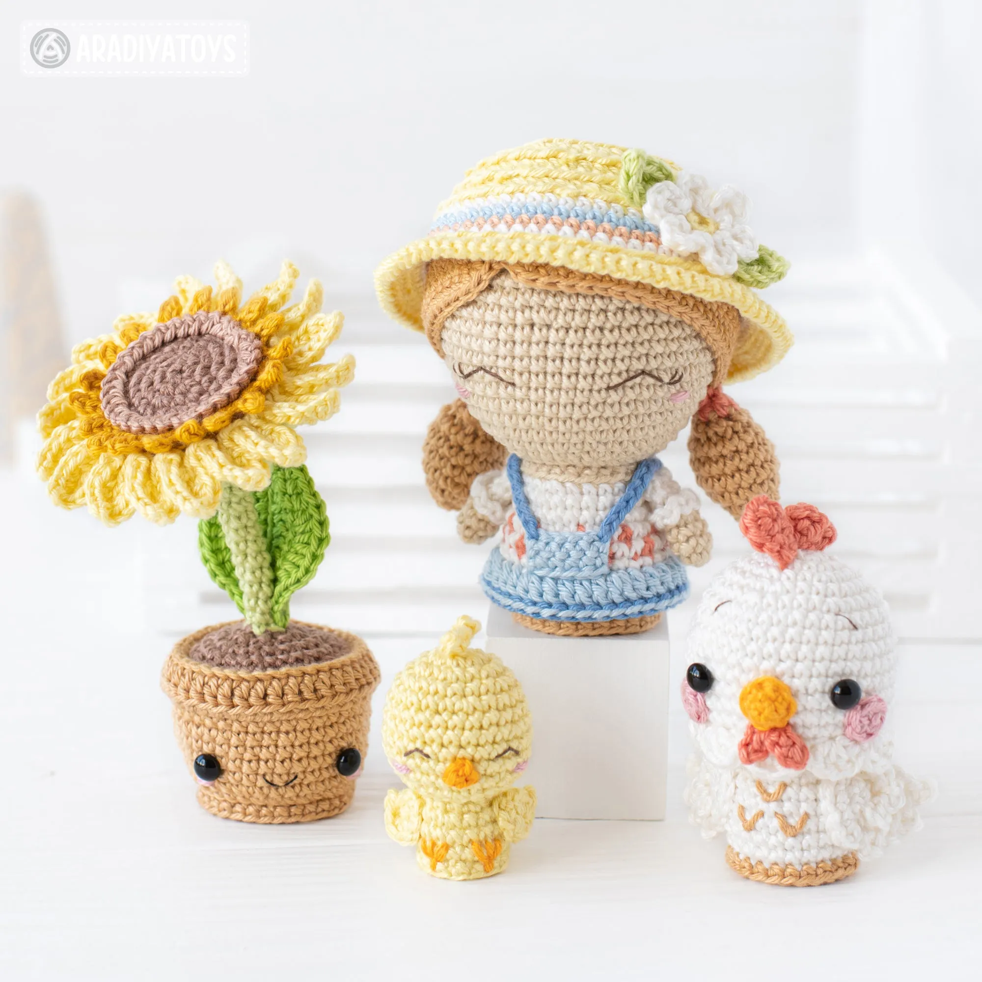 Sunny Farm from “Mini Kingdom” collection / crochet patterns by AradiyaToys (Amigurumi tutorial PDF) / crochet chicken / amigurumi sunflower