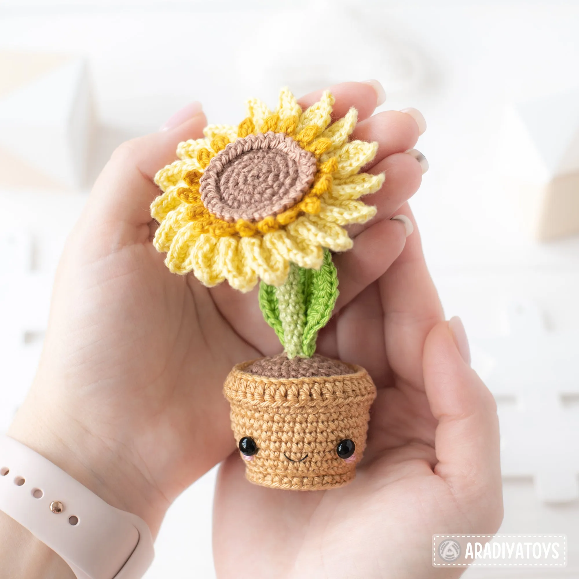 Sunny Farm from “Mini Kingdom” collection / crochet patterns by AradiyaToys (Amigurumi tutorial PDF) / crochet chicken / amigurumi sunflower