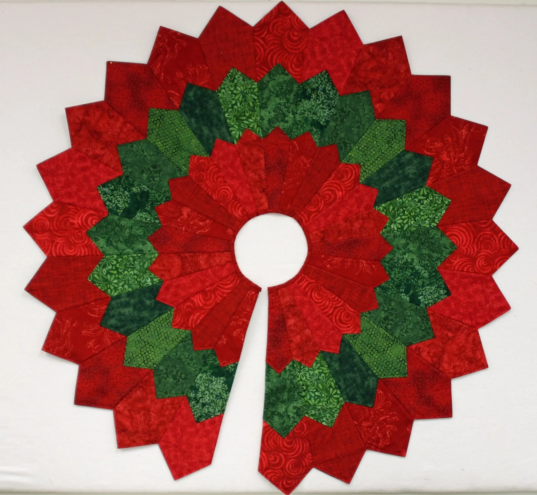 Triple Dresden Tree Skirt Pattern