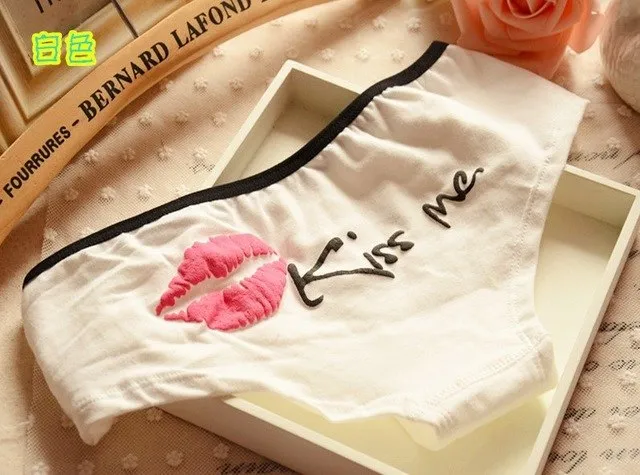 TWTZQ 2018 New Hot Sexy Lip Good Quality Underwear Women Panties Cotton Brand Tanga Low-waist Triangle Cute Briefs 3NK011