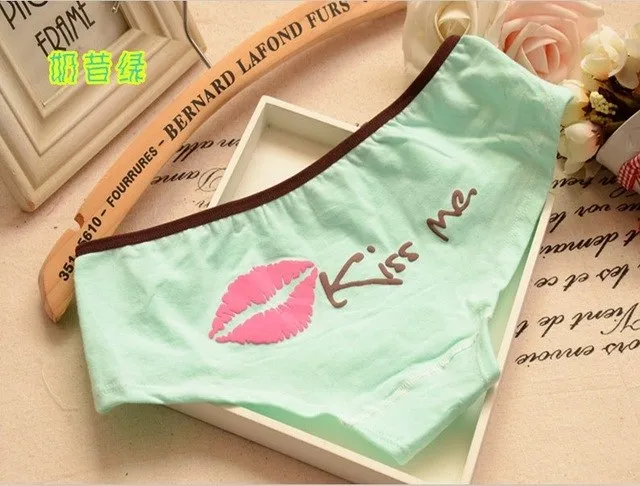 TWTZQ 2018 New Hot Sexy Lip Good Quality Underwear Women Panties Cotton Brand Tanga Low-waist Triangle Cute Briefs 3NK011